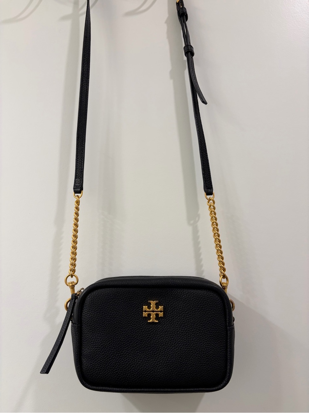 Tory Burch Kira Black Pebbled Leather Crossbody with Gold Hardware - Picture 2 of 8